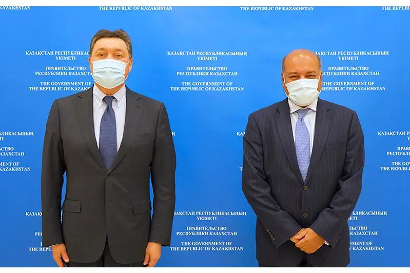 Аскар Мамин провел встречу с Сумой Чакрабарти