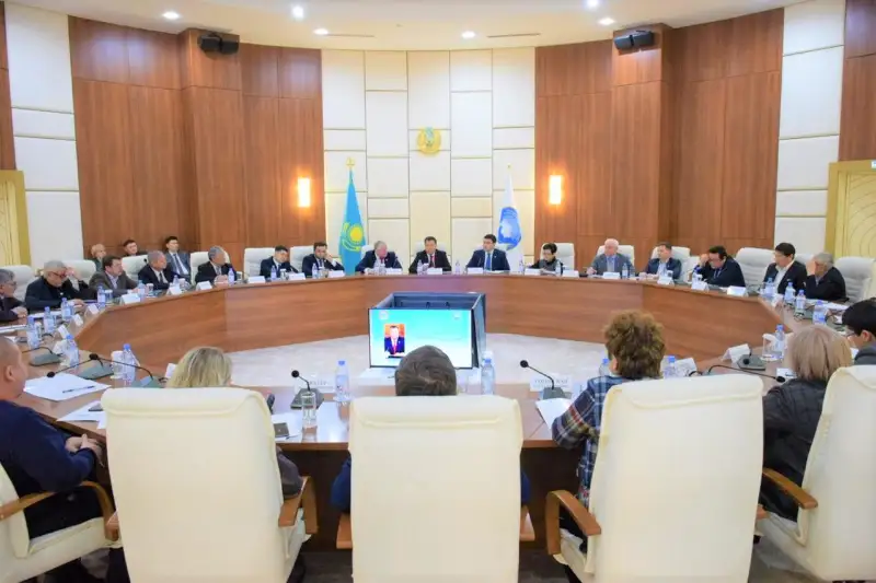 Жансеит Туймебаев встретился с руководителями этнокультурных объединений АНК Нур-Султана