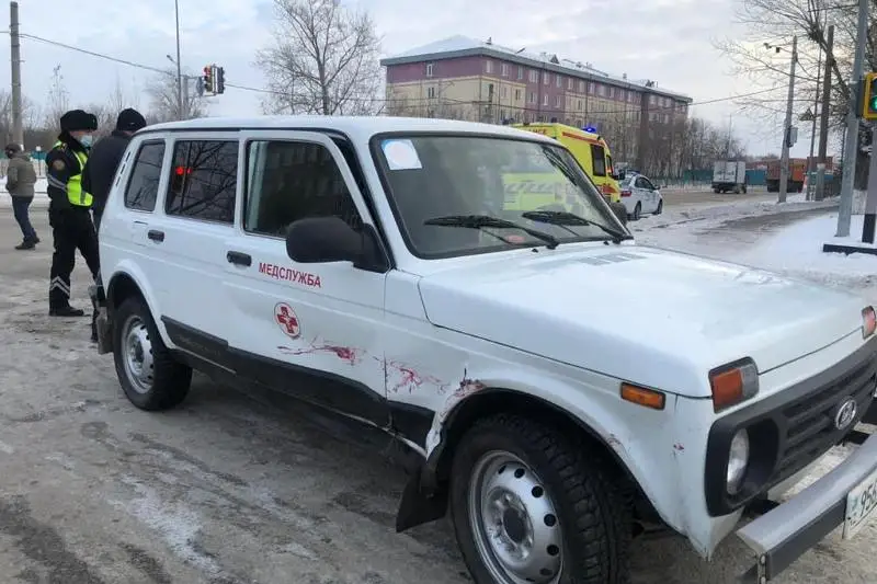 Машина медслужбы попала в аварию в Петропавловске