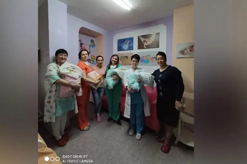 Врачи Алматы выходили тройню, появившуюся на свет раньше срока