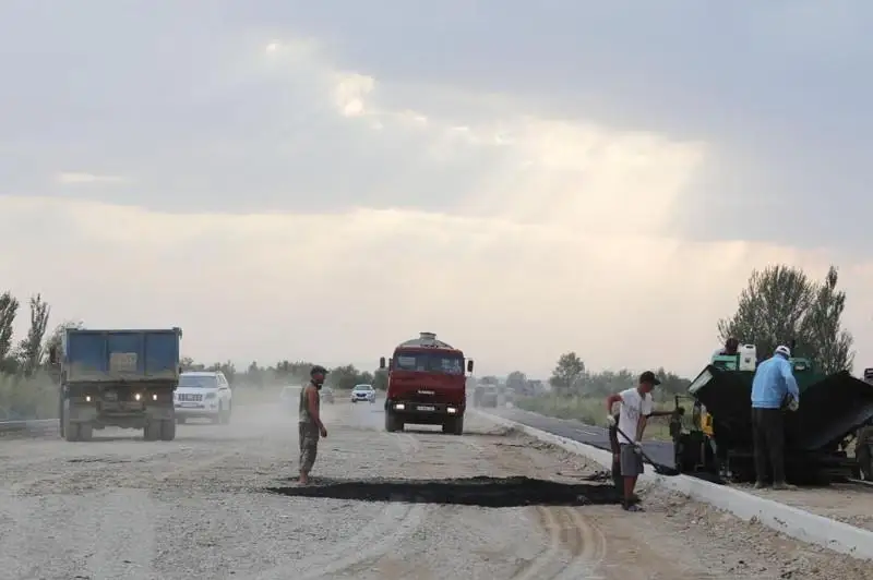 В обход Тараза к границе с Кыргызстаном строится трасса