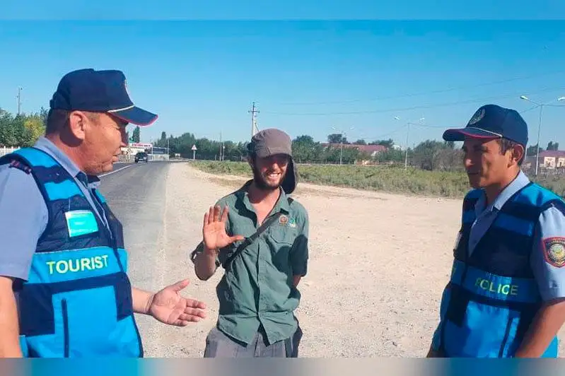 Заблудившемуся при посещении Арыстанбаба гражданину Израиля помогли полицейские