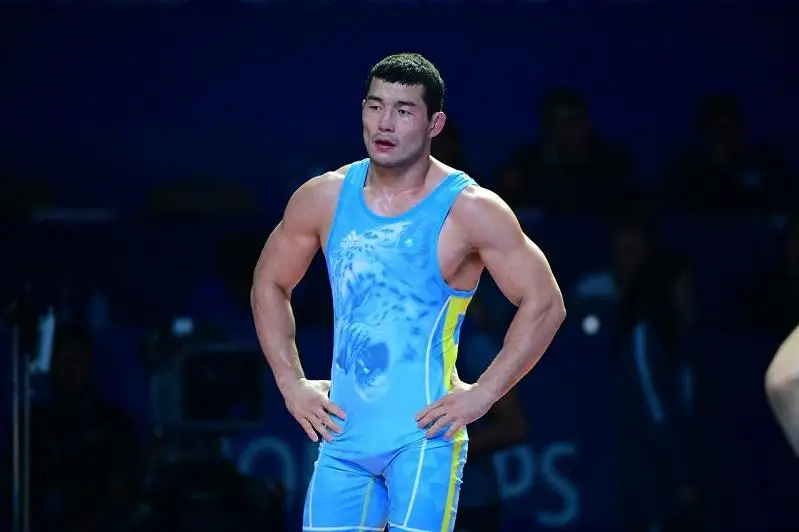 Асхат Дильмухамедов проиграл в полуфинале чемпионата мира по борьбе