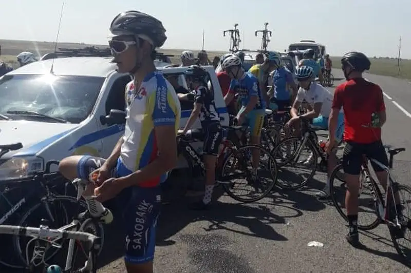 125 километров на велосипедах проехали спортсмены ЗКО в честь Дня Конституции