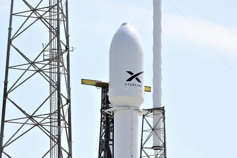 Запуск 60 спутников компании Space X перенесен на сутки