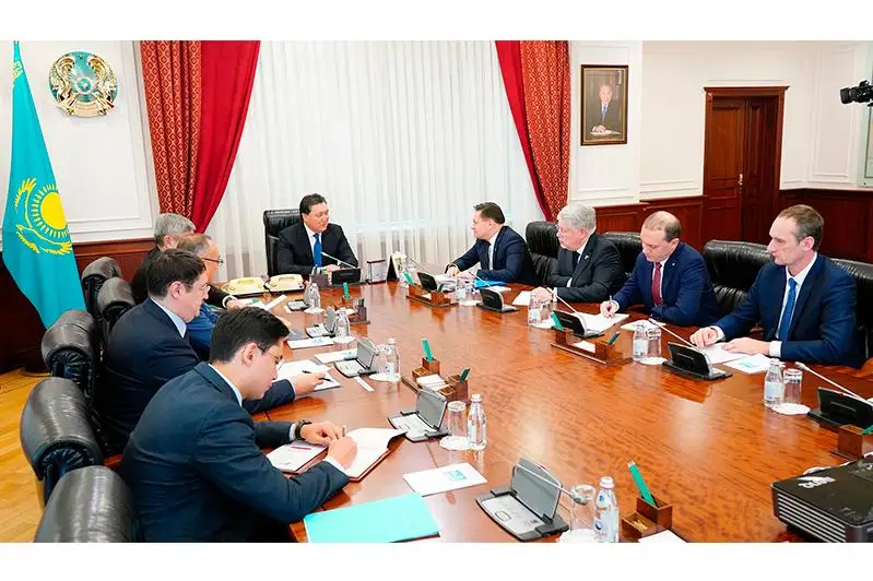 Аскар Мамин принял главу «Росатома» Алексея Лихачева