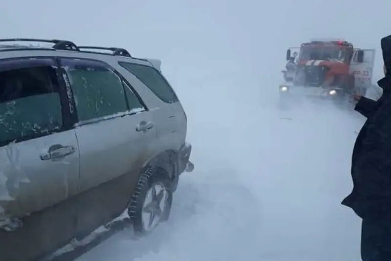 Акмолинские спасатели попросили автовладельцев воздержаться от поездок в непогоду