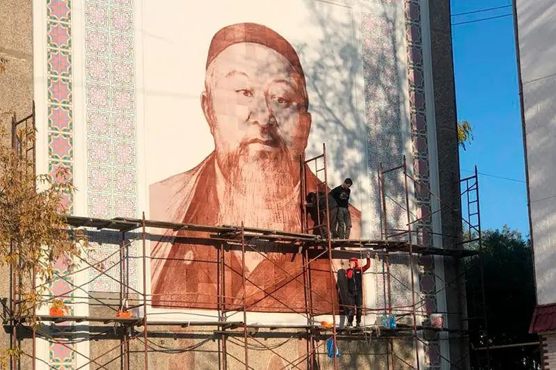 Портрет Абая впервые создали из керамической мозаики в Петропавловске