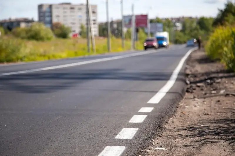 К авариям в РК могут приводить некачественные дорожные знаки и разметки - эксперты