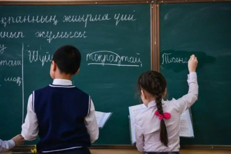 Президент РК поручил МОН разработать программы по школам с низкими показателями