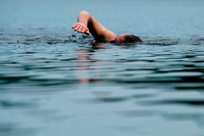 В Павлодаре мужчина на спор переплывал Иртыш и чуть не утонул