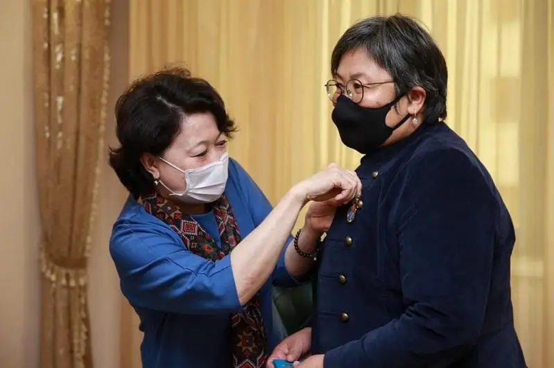 Жанар Туребаева награждена знаком «Мәдениет саласының үздігі»