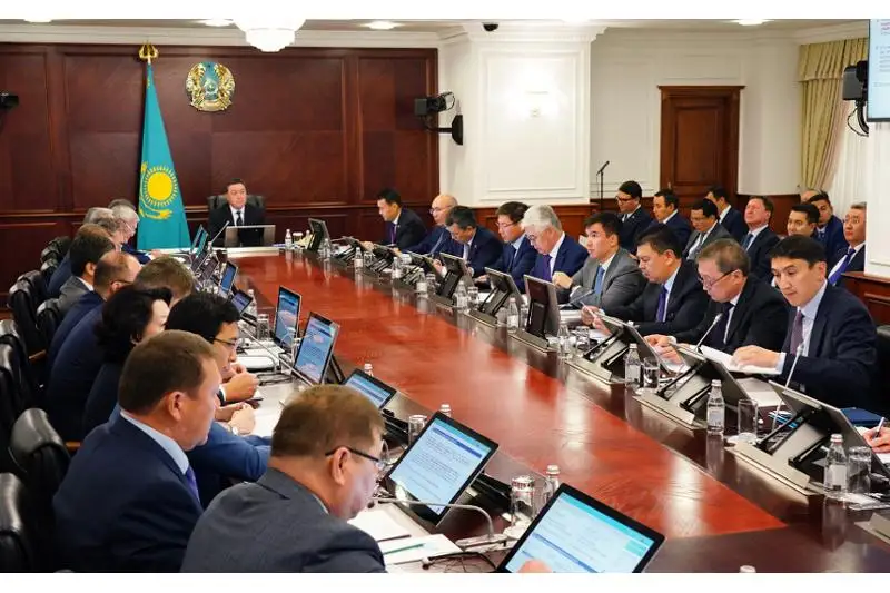 Продолжить работу над открытием рейсов в Шанхай и Сингапур поручил Премьер-Министр