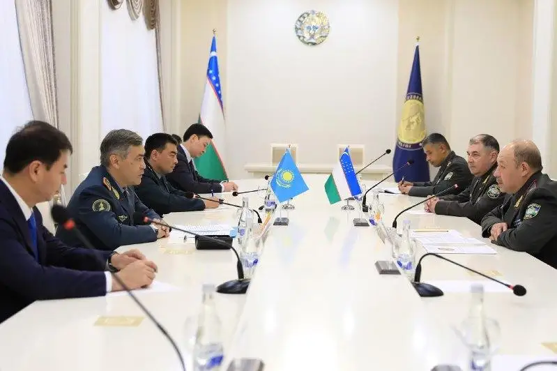 Министр обороны РК прибыл с рабочим визитом в Узбекистан