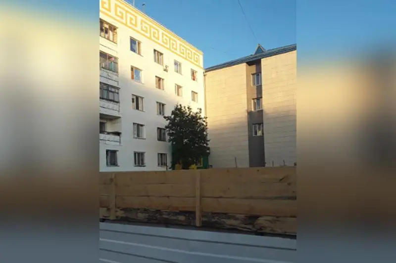 Женщина с ребенком пыталась выпрыгнуть с 5 этажа в Кокшетау