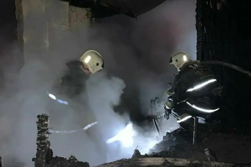 Братья спасли пожилого соседа  во время пожара в ВКО