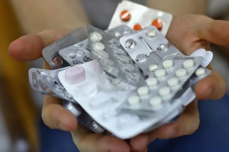 Дефицитными  антибиотиками торговали в подсобке аптеки в Нур-Султане