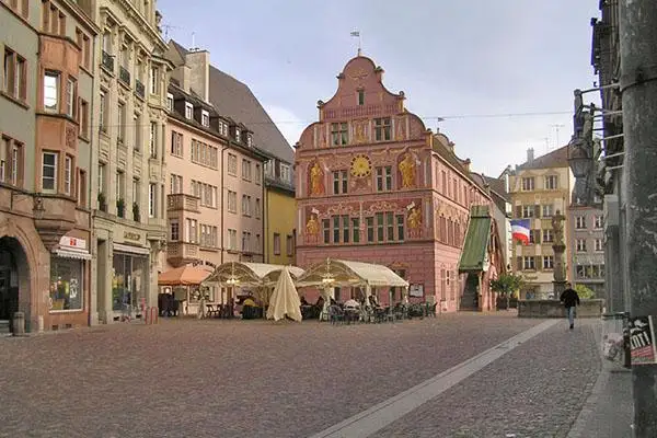 Армию привлекут для борьбы с коронавирусом во Франции