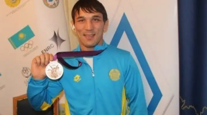 акжурек танатаров.jpg