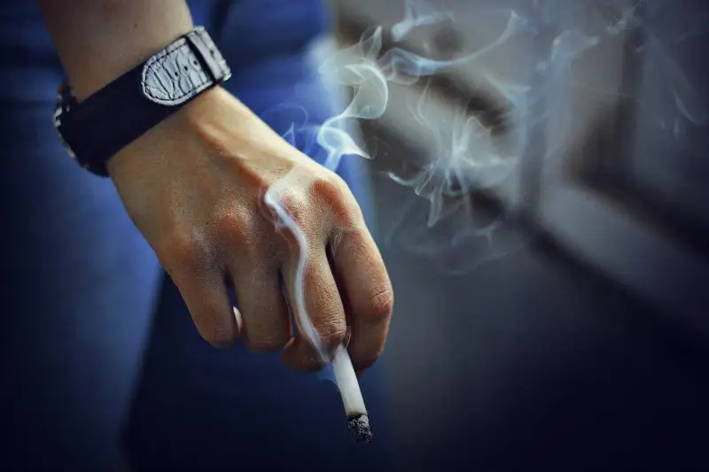 Новый Кодекс о здоровье: в каких местах запрещается курить