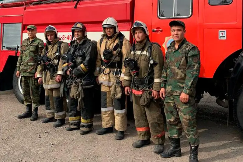 Девять человек спасли из огня карагандинские пожарные за прошедшие сутки