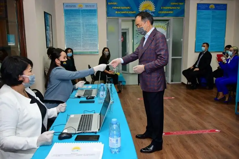 Праймериз: известные личности приняли участие в голосовании в Алматы