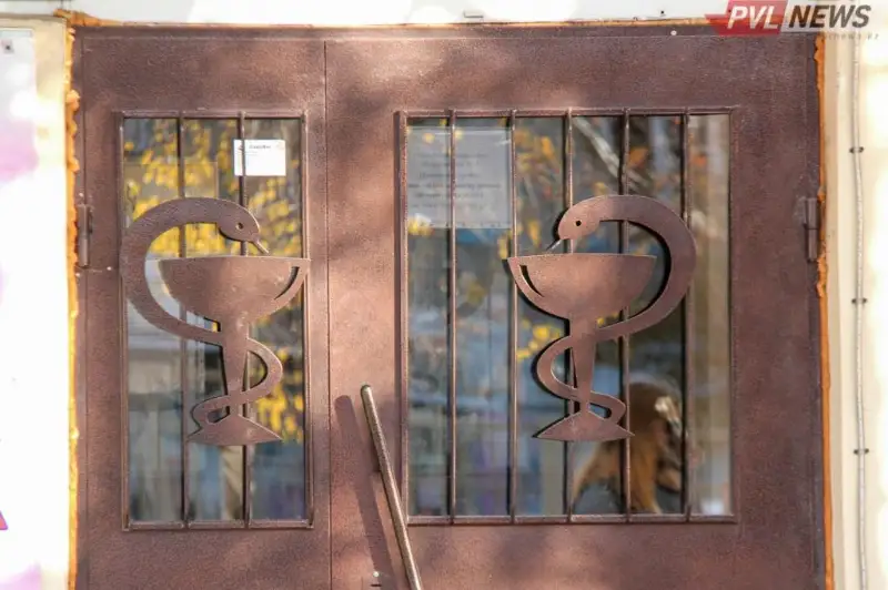 Павлодарцев с признаками коронавируса призвали не приходить в поликлиники