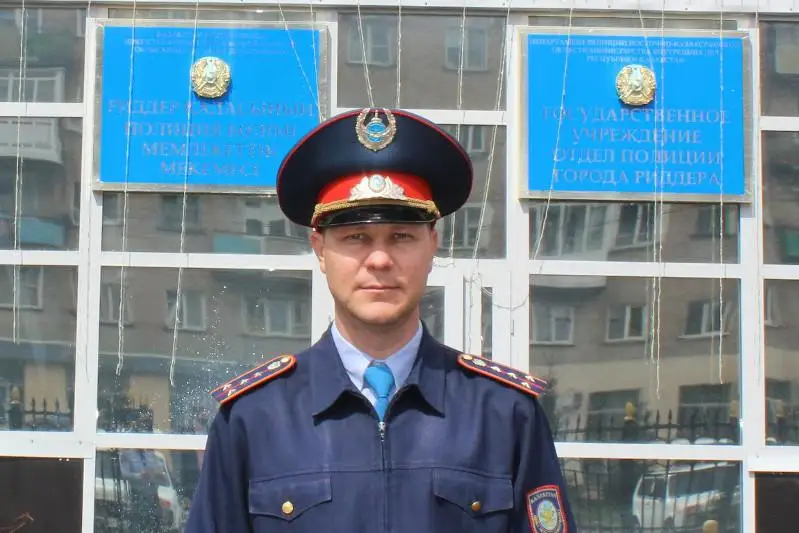 Полицейский спас троих детей из пожара ВКО