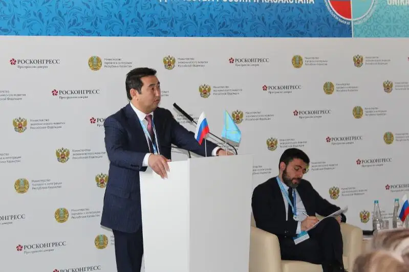 Причины ограничений на ввоз казахстанской продукции в РФ назвал Айдарбек Сапаров