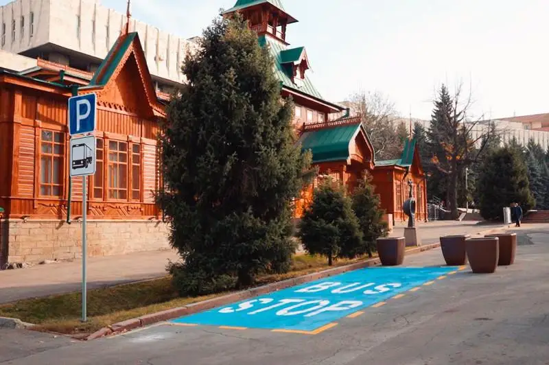 Парковки для туристских автобусов появились в Алматы
