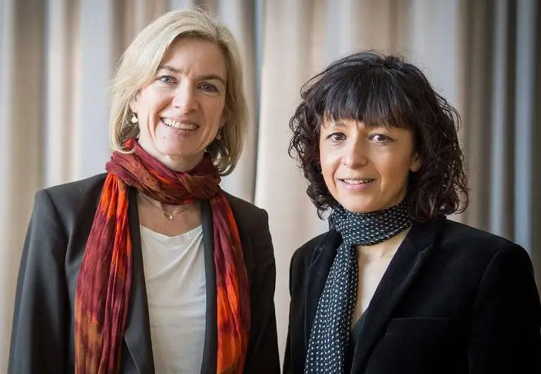 Нобелевскую премию по химии присудили за метод редактирования генома