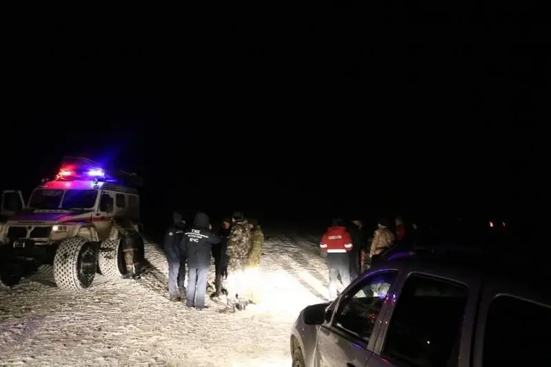 Пропавших в Каспийском море рыбаков спасли в Атырауской области