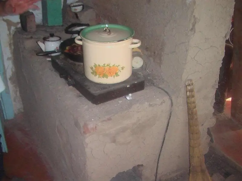 Фотоснимки опасных отопительных  печей показали пожарные Усть-Каменогорска