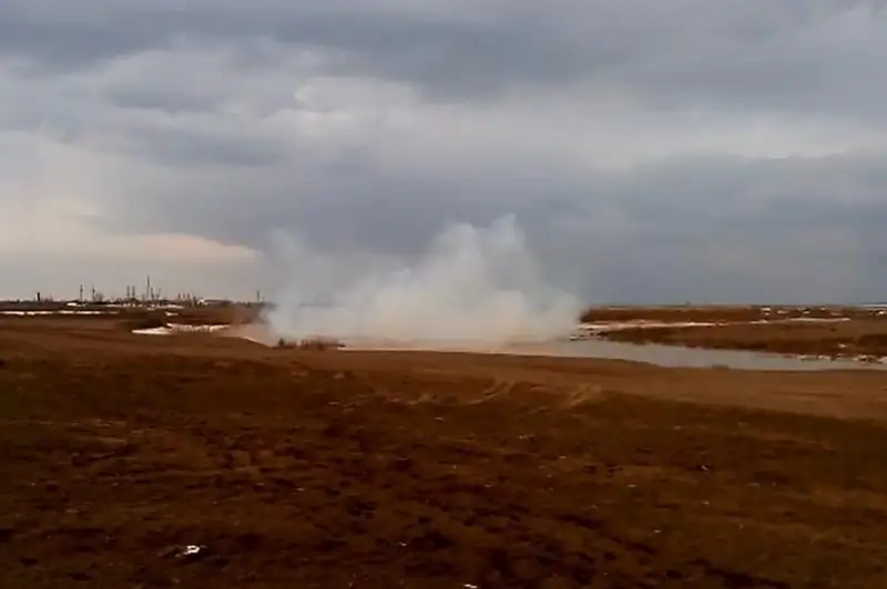 Лед взрывают на реках Костанайской области