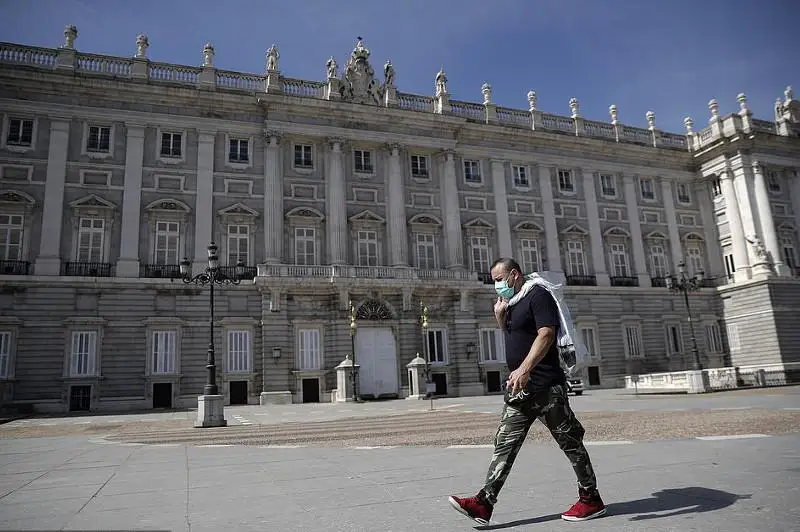 Тотальный масочный режим ввели в Мадриде