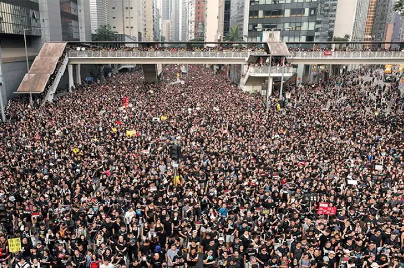 Казахстанцев призвали соблюдать меры безопасности в Гонконге