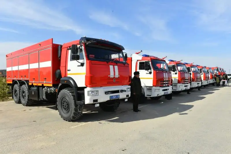 Новыми спецмашинами пополнились пожарные подразделения в Туркестанской области