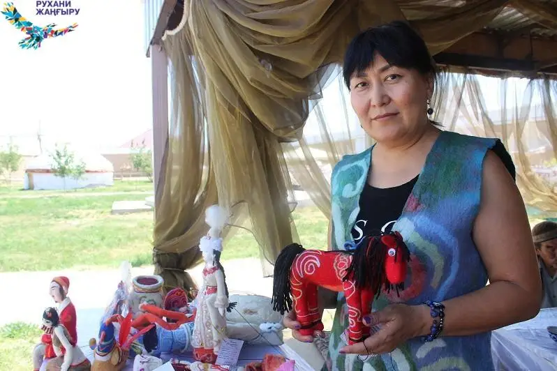 Древнее искусство войлочных украшений возрождает жамбылская художница