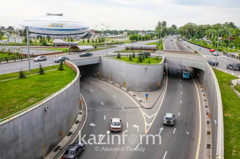 Замакима Алматы рассказал о проблемах на дорогах города