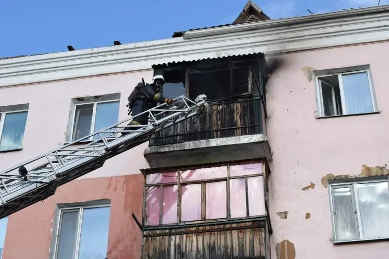 Более 30 человек эвакуировали при пожаре в Кокшетау