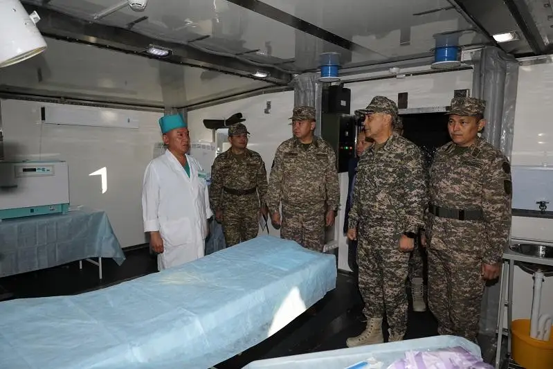 Актюбинский гарнизон продемонстрировал свое медицинское оснащение