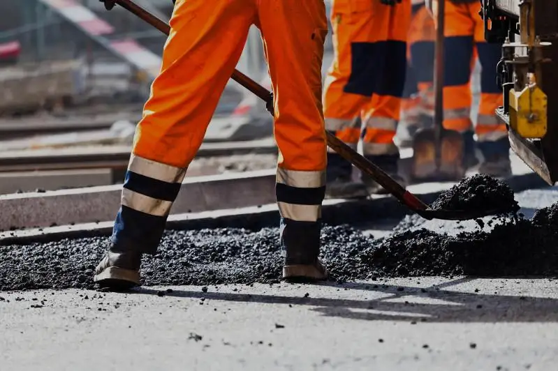 4,5 тысячи тонн материалов для ремонта дорог завезли в столицу