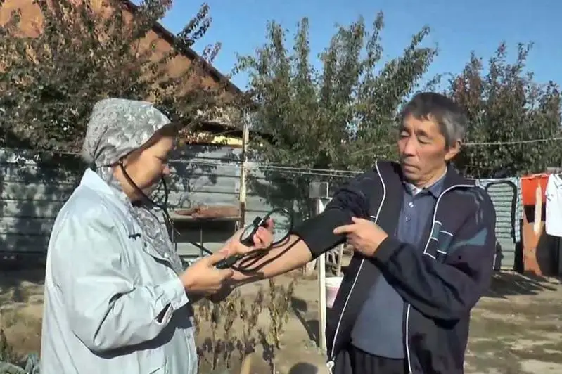 Полицейский спас жизнь ветерану-афганцу в Алматы