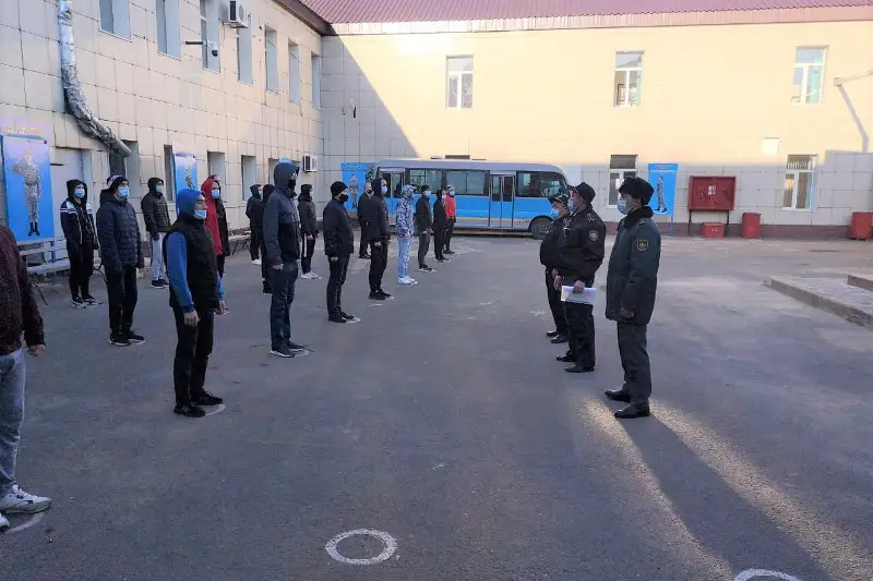 Не являющихся на призывные комиссии граждан разыскивают в столице