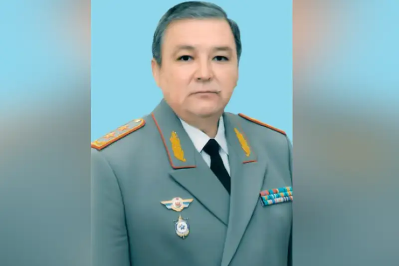 В Службе государственной охраны состоялось награждение генерал-лейтенанта Мухтара Аюбаева