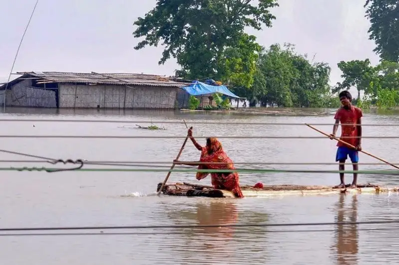 91 человек погиб при наводнении в Индии