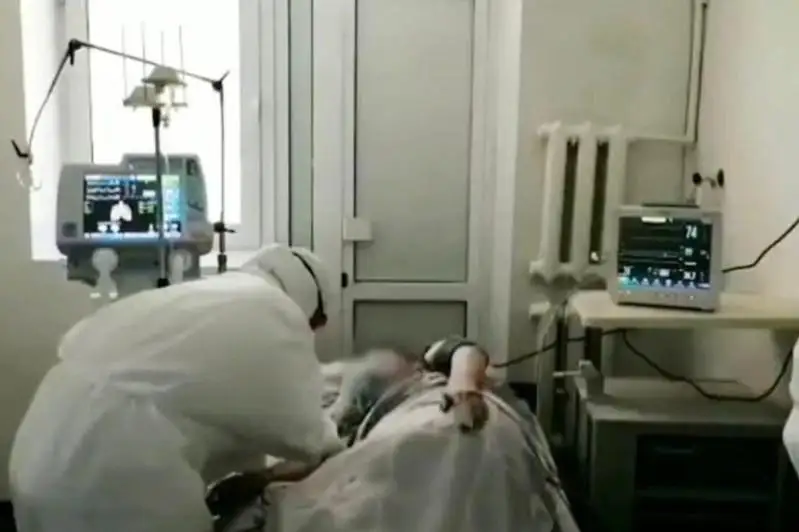 Невеста и гости заразились коронавирусом на свадьбе в Узбекистане