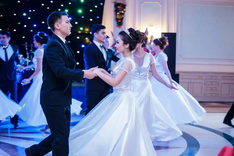 Online-бал проведет молодежь Алматинской области