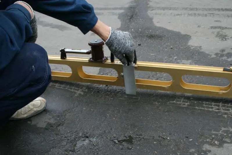 Жители Экибастуза пожаловались на дефекты отремонтированной на 400 млн тенге дороги