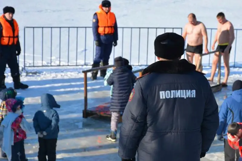 130 полицейских дежурят в местах крещенских купаний в Петропавловске